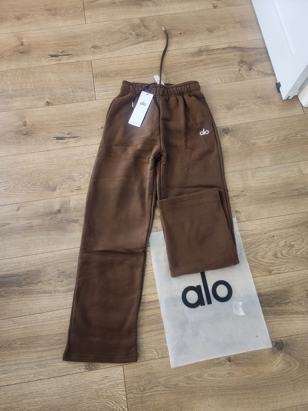 ALO Yoga Chocolate Brown Fleece Joggers
